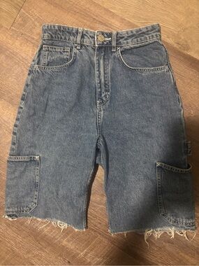 Frayed Hem Light Blue Denim Shorts